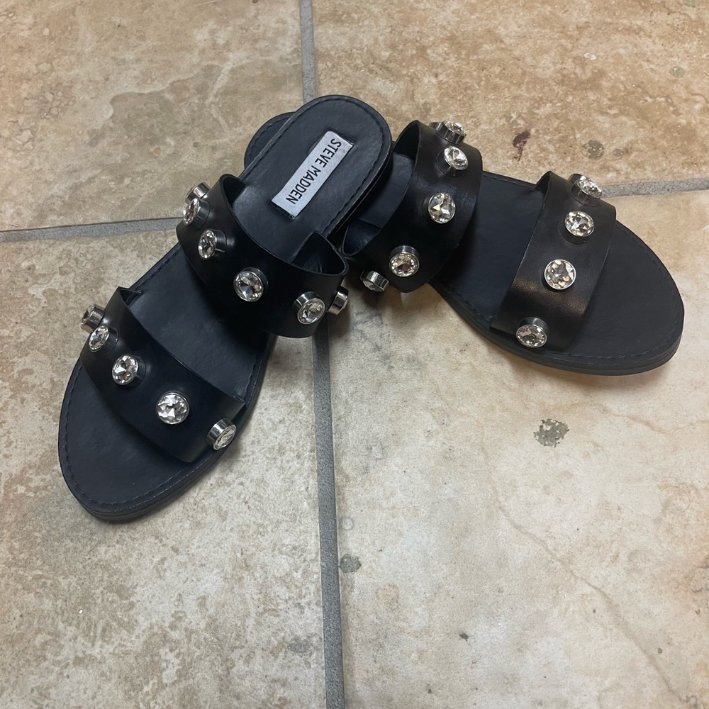 🌺$67 OFF RETAIL $109🌺LIKE NEW/ FLAWLESS PREOWNED STEVE MADDEN  SANDALS🌺